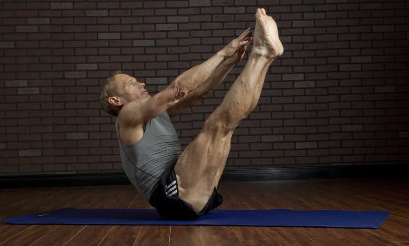 Βιονικός στα 79: Η ρουτίνα 15 λεπτών ενός πρωταθλητή για δύναμη και μακροζωία