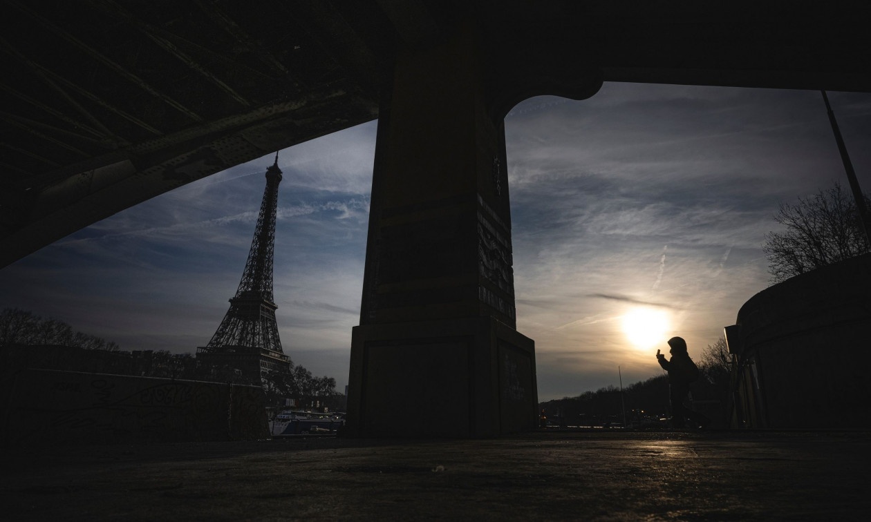 «Ο τζίζικας που δανείζει στο μέρμηγκα» – Διθυράμβοι γαλλικών ΜΜΕ για την ελληνική αποπληρωμή χρέους