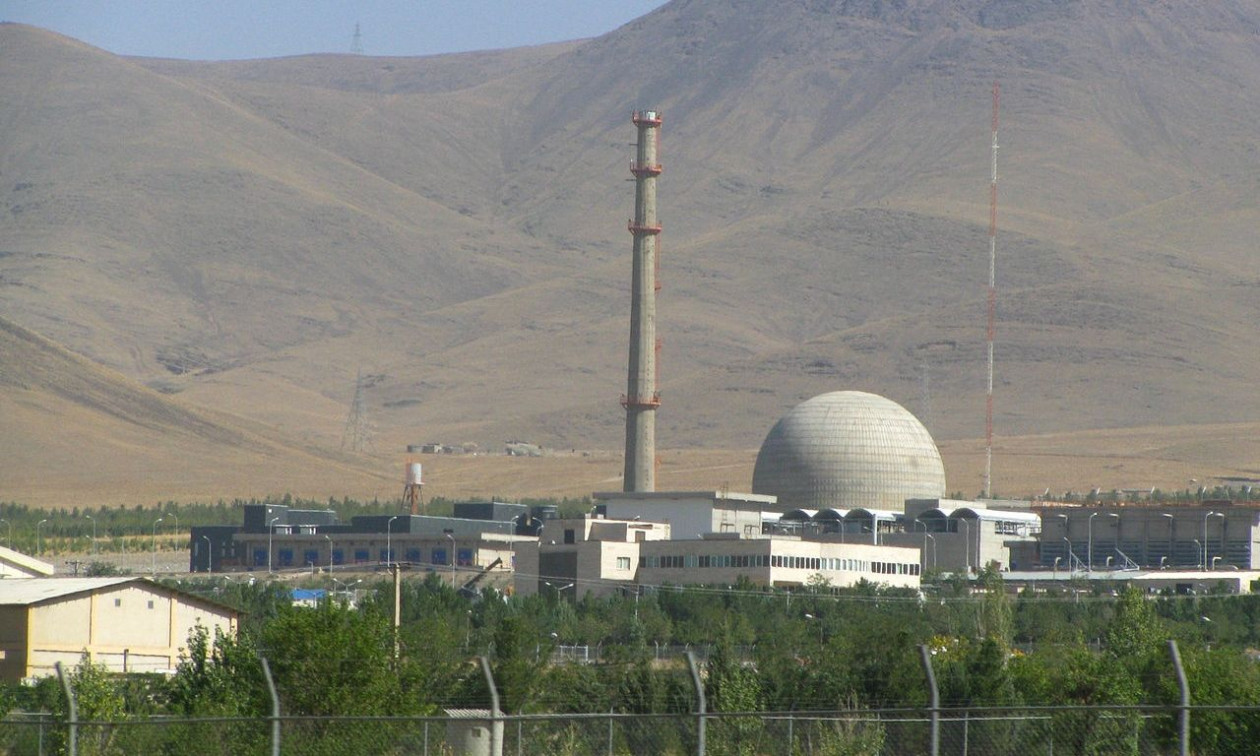 Στο «τραπέζι» συμφωνία Δύσης – Ιράν για τα πυρηνικά: Παρίσι και Τεχεράνη «κλείνουν το μάτι»