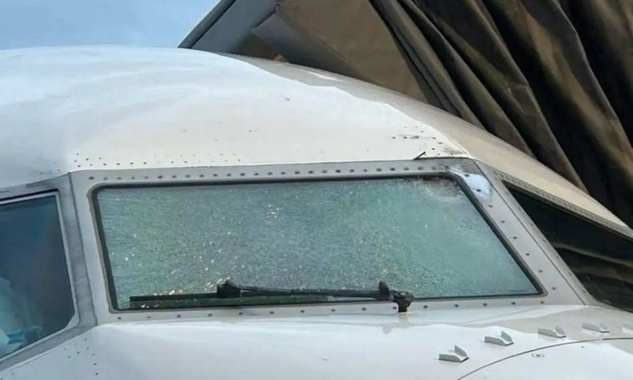 ΗΠΑ: Θραύσματα γυαλιού χτύπησαν πιλότους αεροσκάφους – Το Boeing 737 MAX συγκρούστηκε με μπαλόνι