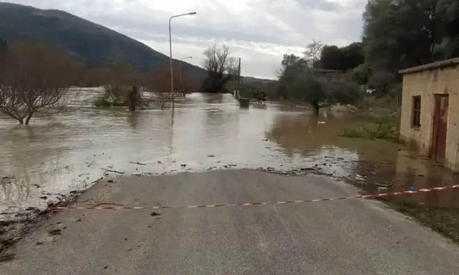 Νέο κύμα κακοκαιρίας σαρώνει την Ήπειρο: Υπερχείλισε ο Καλαμάς, διακοπή κυκλοφορίας στην Νεράιδα