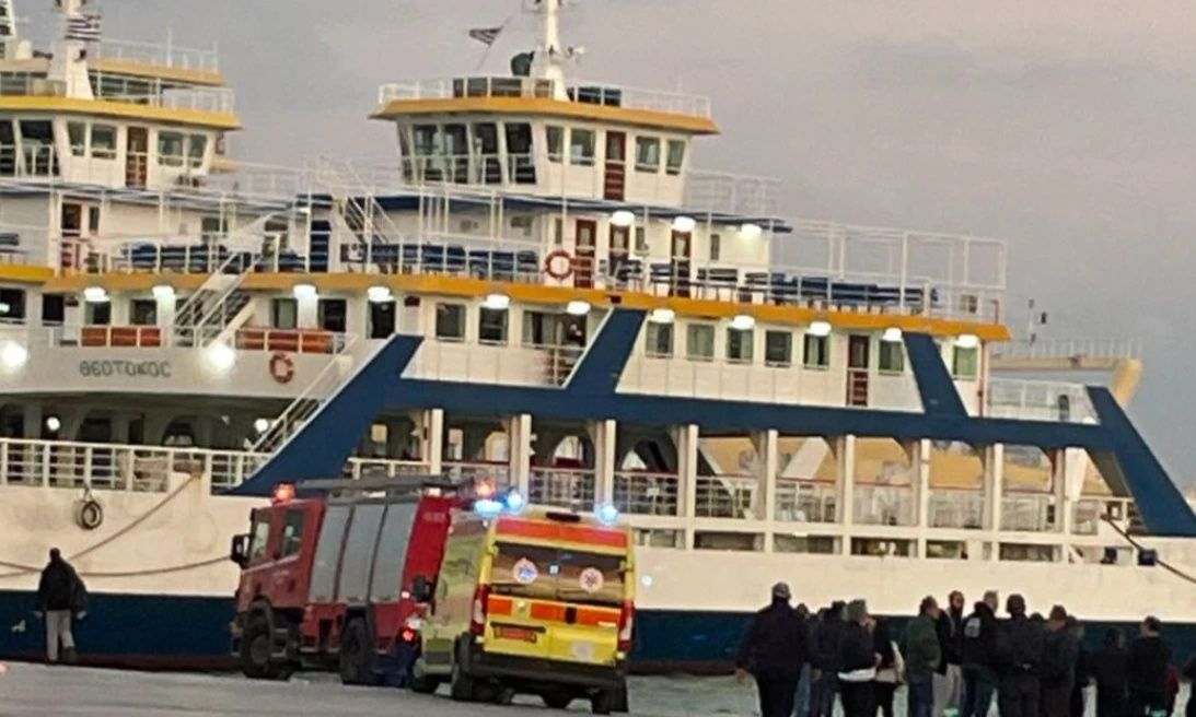 Τραγωδία στη Σαλαμίνα: Αυτοκίνητο έπεσε στο λιμάνι των Παλουκίων – Νεκρή η 65χρονη οδηγός