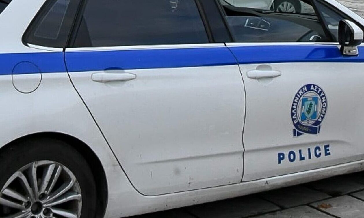 Χίος: Χειροπέδες σε 30χρονη οικιακή βοηθό – Έκλεψε κοσμήματα και λίρες αξίας 19.000 ευρώ