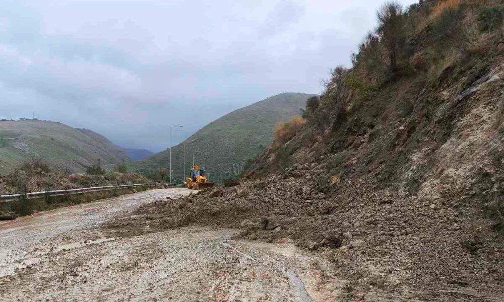 Έντονη κακοκαιρία στην Ήπειρο: 187 κλήσεις στην Πυροσβεστική – Ποιοι δρόμοι έχουν κλείσει