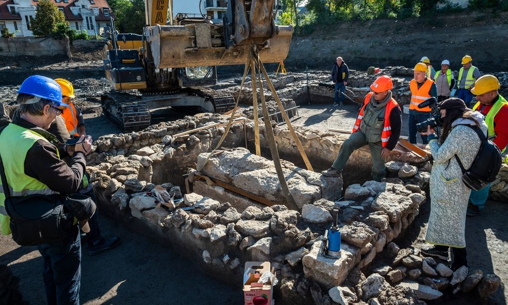 Αρχαίο ρωμαϊκό φέρετρο «ανοίγει» για πρώτη φορά μετά από 1.700 χρόνια