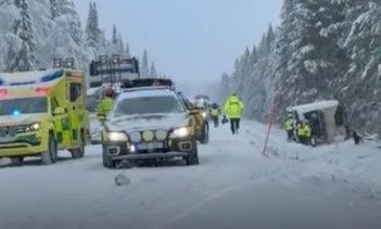 Σουηδία: Λεωφορείο ανατράπηκε σε χαντάκι – 16 τραυματίες, οι 6 στο νοσκομείο
