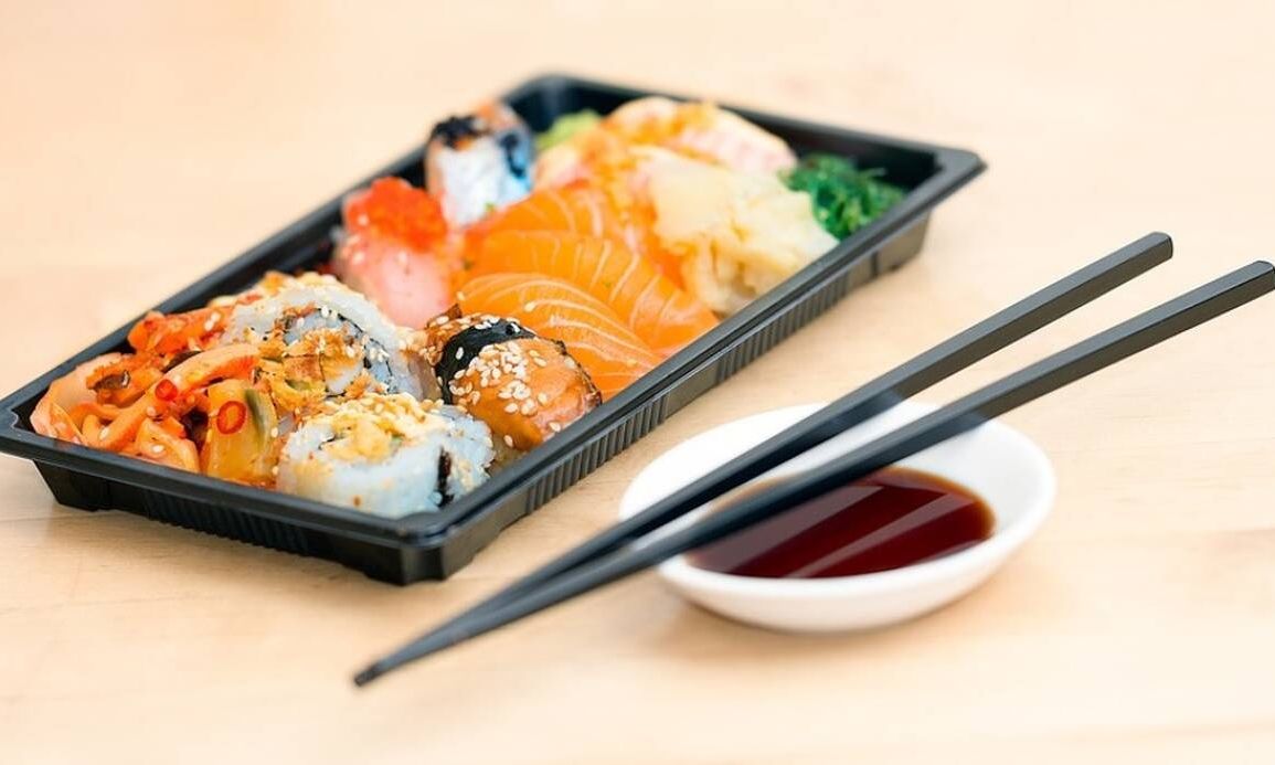 Συναγερμός στη Θεσσαλονίκη: 22χρονος μολύνθηκε από ανισάκις μετά την κατανάλωση σούσι