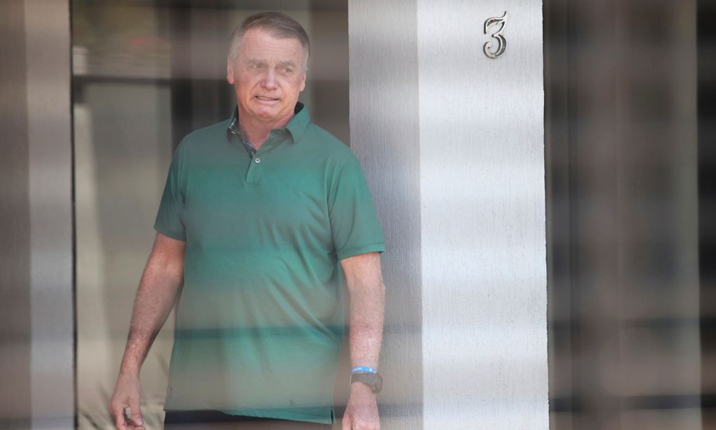 Απείθαρχος Μπολσονάρου – Συνελήφθη ξανά επειδή προσπάθησε να σπάσει το «βραχιολάκι»