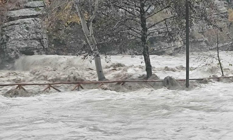 Κακοκαιρία: Πάνω από 400 χιλιοστά βροχής καταγράφηκαν στα ορεινά της Ηπείρου