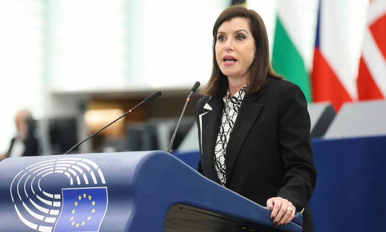 Άννα Μισέλ Ασημακοπούλου: Στο εδώλιο μαζί με ακόμη τρία πρόσωπα για τα e–mails σε απόδημους