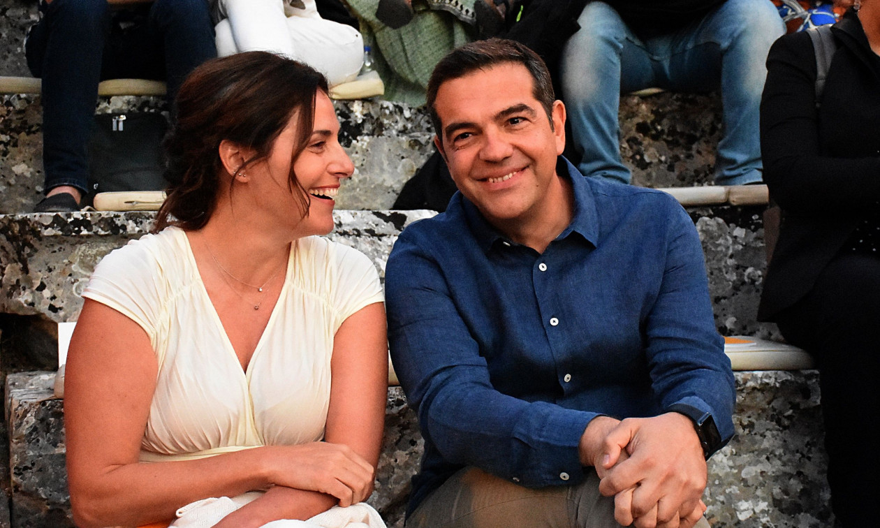 Αλέξης Τσίπρας: Οι επιλεγμένες αναφορές στην Μπέττυ Μπαζιάνα – Από τον μαθητικό έρωτα στο Μαξίμου