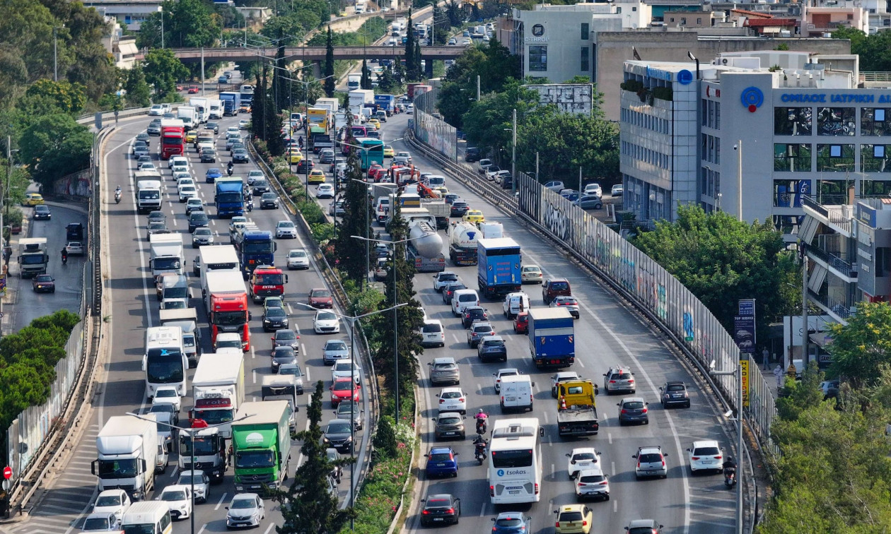 Κίνηση στους δρόμους: Μποτιλιάρισμα στον Κηφισό – Στο «κόκκινο» Κηφισίας, Μεσογείων και Κατεχάκη