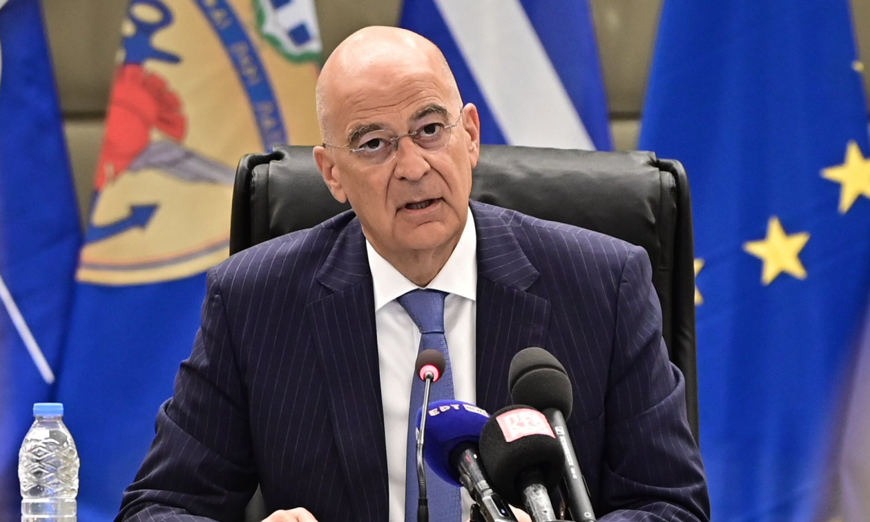 Συλλυπητήρια Δένδια για τον 19χρονο στρατιώτη που σκοτώθηκε στο πεδίο βολής στη Ρόδο