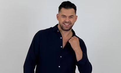 Θλίψη για τον θάνατο του Αλβανού τραγουδιστή Shpat Kasapi – Έπαθε καρδιακή προσβολή στη σκηνή