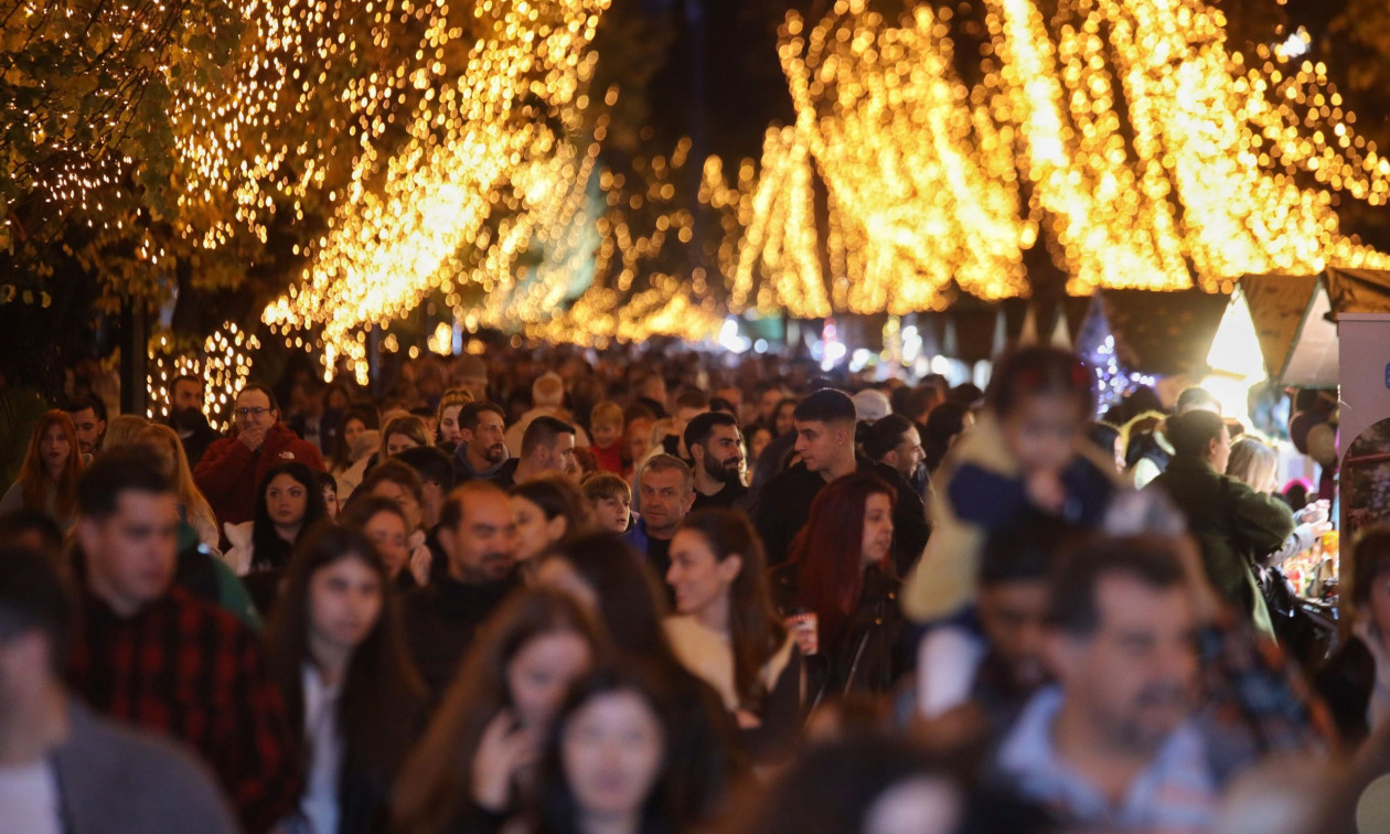 Το χριστουγεννιάτικο χωριό της Περιφέρειας Αττικής στο Πεδίον Άρεως ανοίγει ξανά τις πύλες του