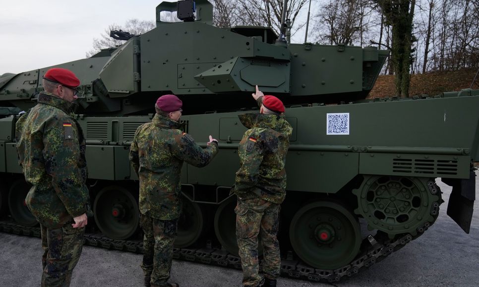 WSJ: Το μυστικό σχέδιο της Γερμανίας για πόλεμο με τη Ρωσία