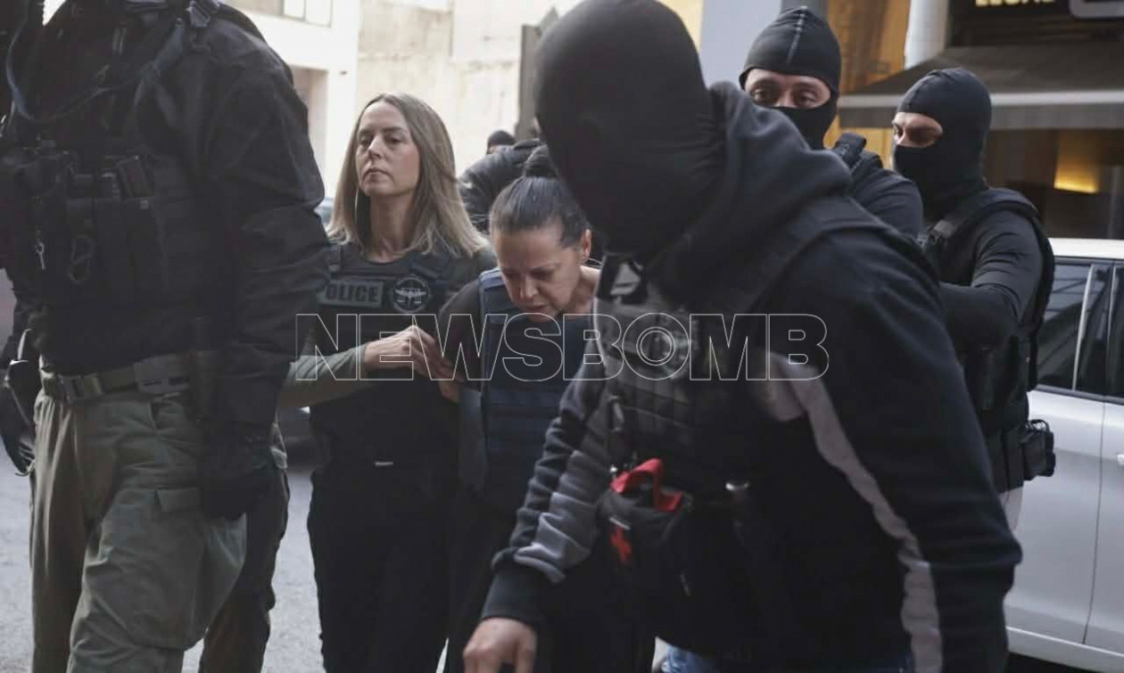 Σαλαμίνα: «Μετανιώνω πικρά, ζητάω συγγνώμη» – Τα πρώτα λόγια της δολοφόνου της 75χρονης