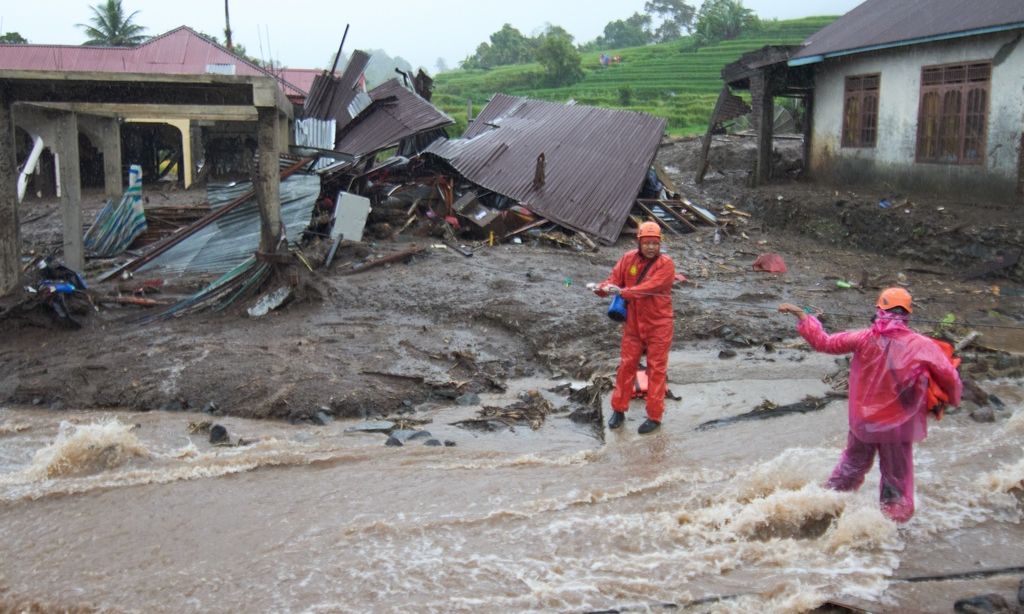 Φονικές πλημμύρες σε Ταϊλάνδη και Ινδονησία: Τουλάχιστον 183 οι νεκροί – Βίντεο