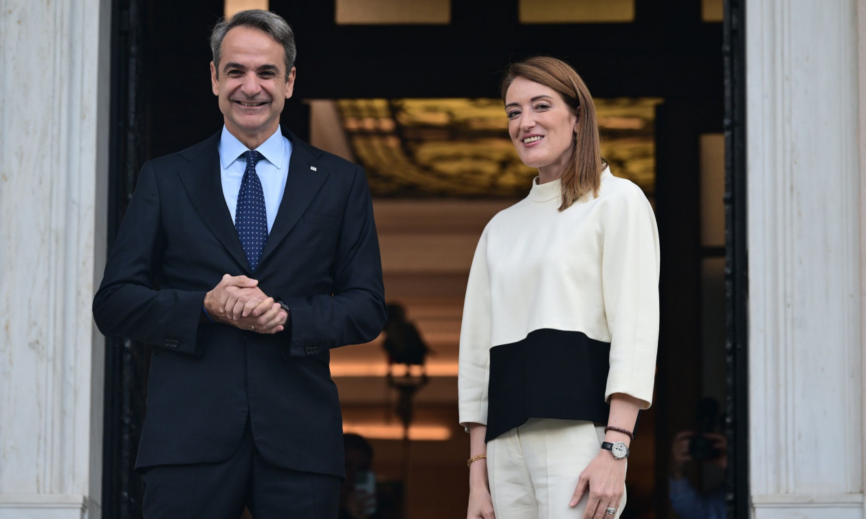 Δείτε live: Οι δηλώσεις του Κυριάκου Μητσοτάκη και της Ρομπέρτα Μετσόλα