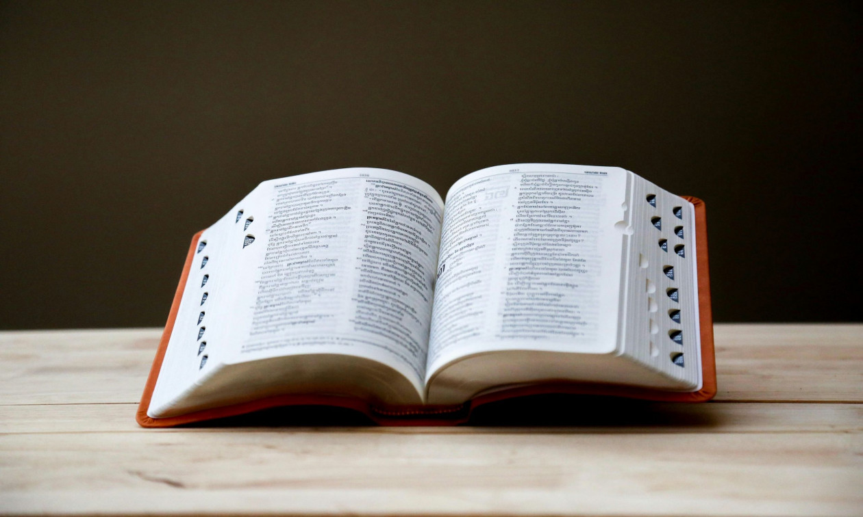 «Κάρμα»: Πώς αποδίδεται η λέξη στα ελληνικά – Η λέξη που «κουβαλά» φιλοσοφία αιώνων