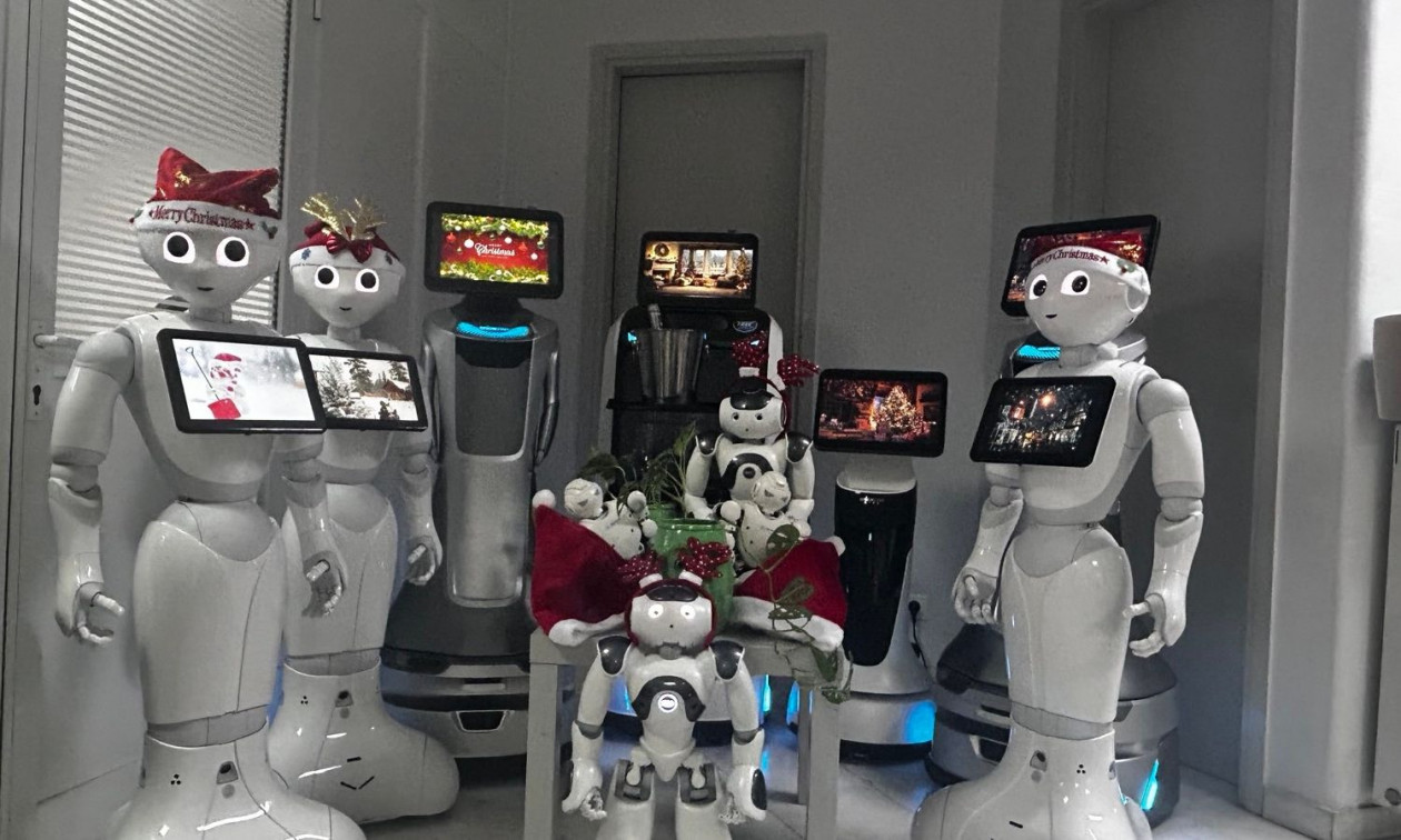 Ρομπότ ετοιμάζονται να πουν τα… κάλαντα στη Θεσσαλονίκη – Δείτε εικόνες