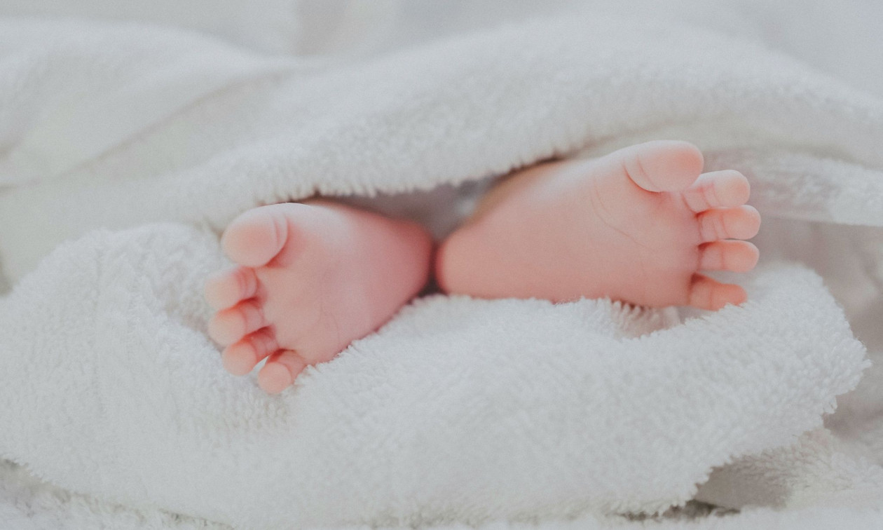 Κρήτη: Γυναίκα γέννησε μέσα στο αυτοκίνητο λίγο πριν φτάσει στο μαιευτήριο