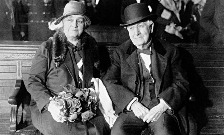 Τόμας Έντισον: Όταν στόλισε για πρώτη φορά το χριστουγεννιάτικο δέντρο με λαμπιόνια