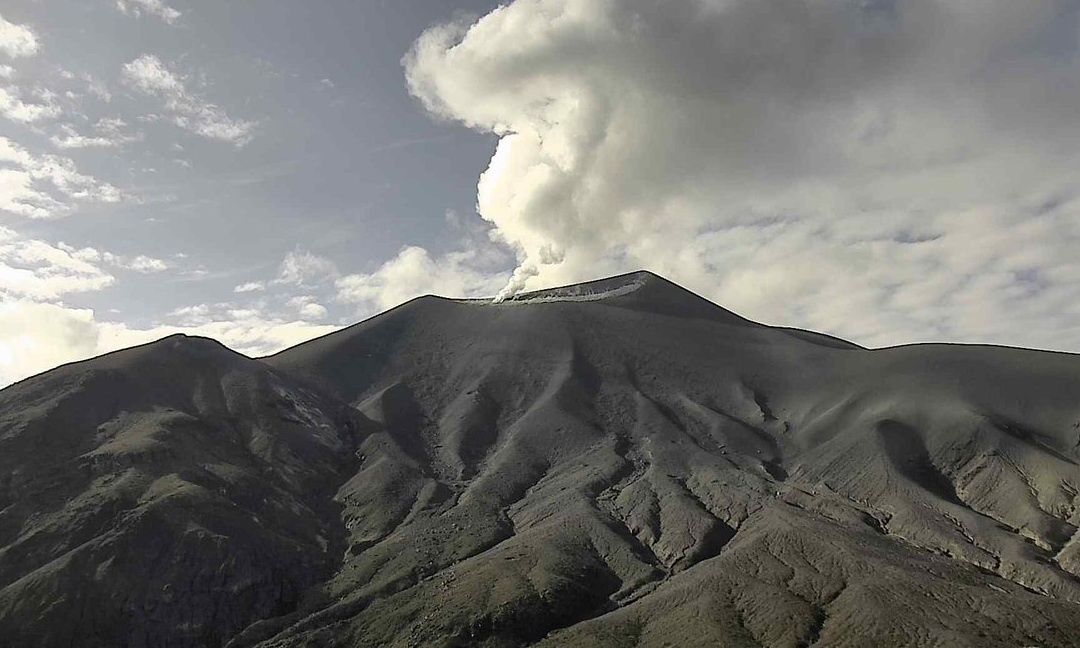 Κολομβία: Στην τέφρα καλύφθηκαν χωριά μετά την έκρηξη του ηφαιστείου Πουρασέ