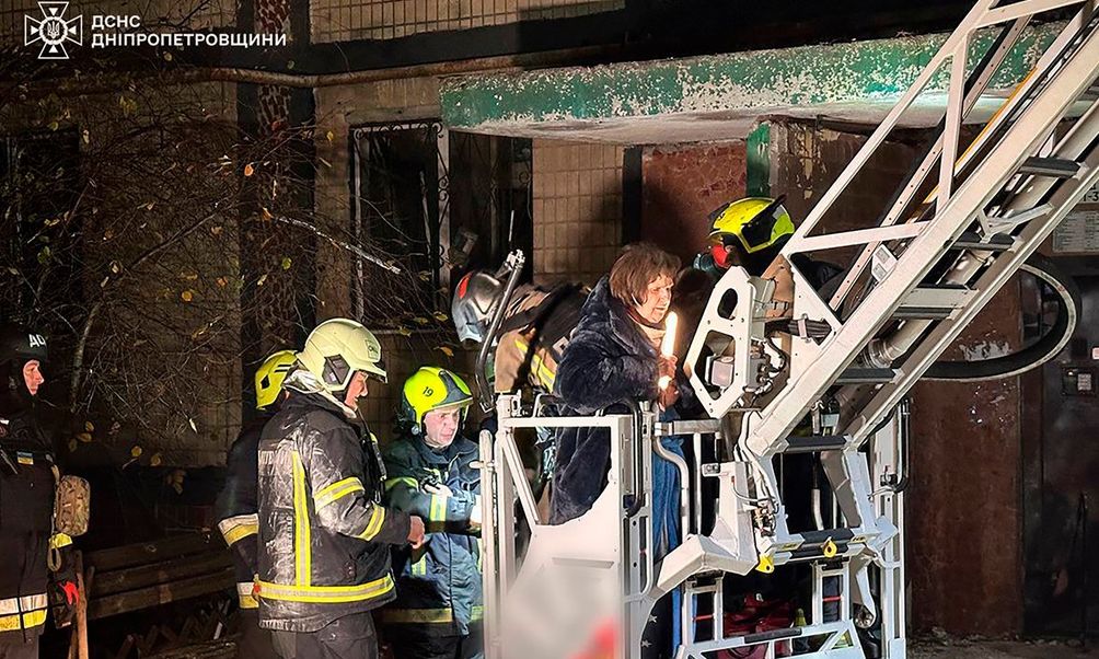 Ουκρανία: Τέσσερις νεκροί από ρωσική επίθεση στο Ντνίπρο – Διπλωματικός «πυρετός» για την ειρήνη