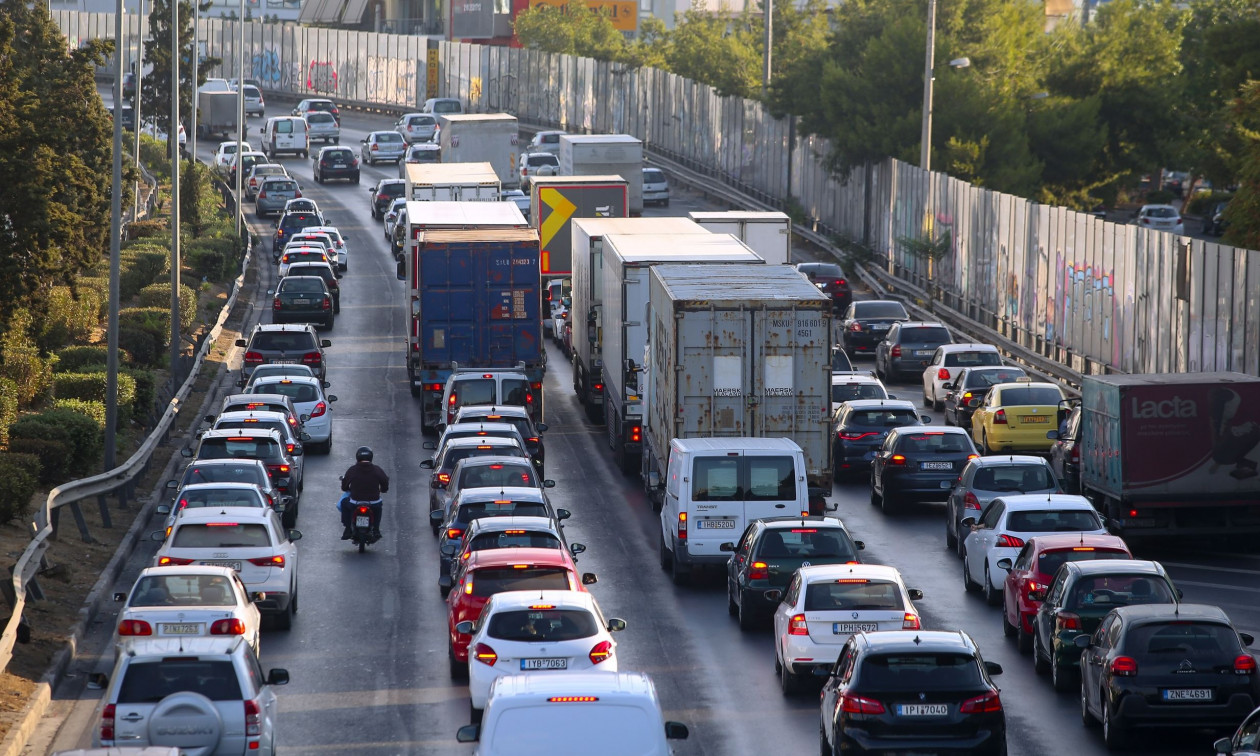 Κίνηση τώρα: «Κόλαση» στον Κηφισό, μεγάλες καθυστερήσεις σε Κηφισίας, Αττική Οδό