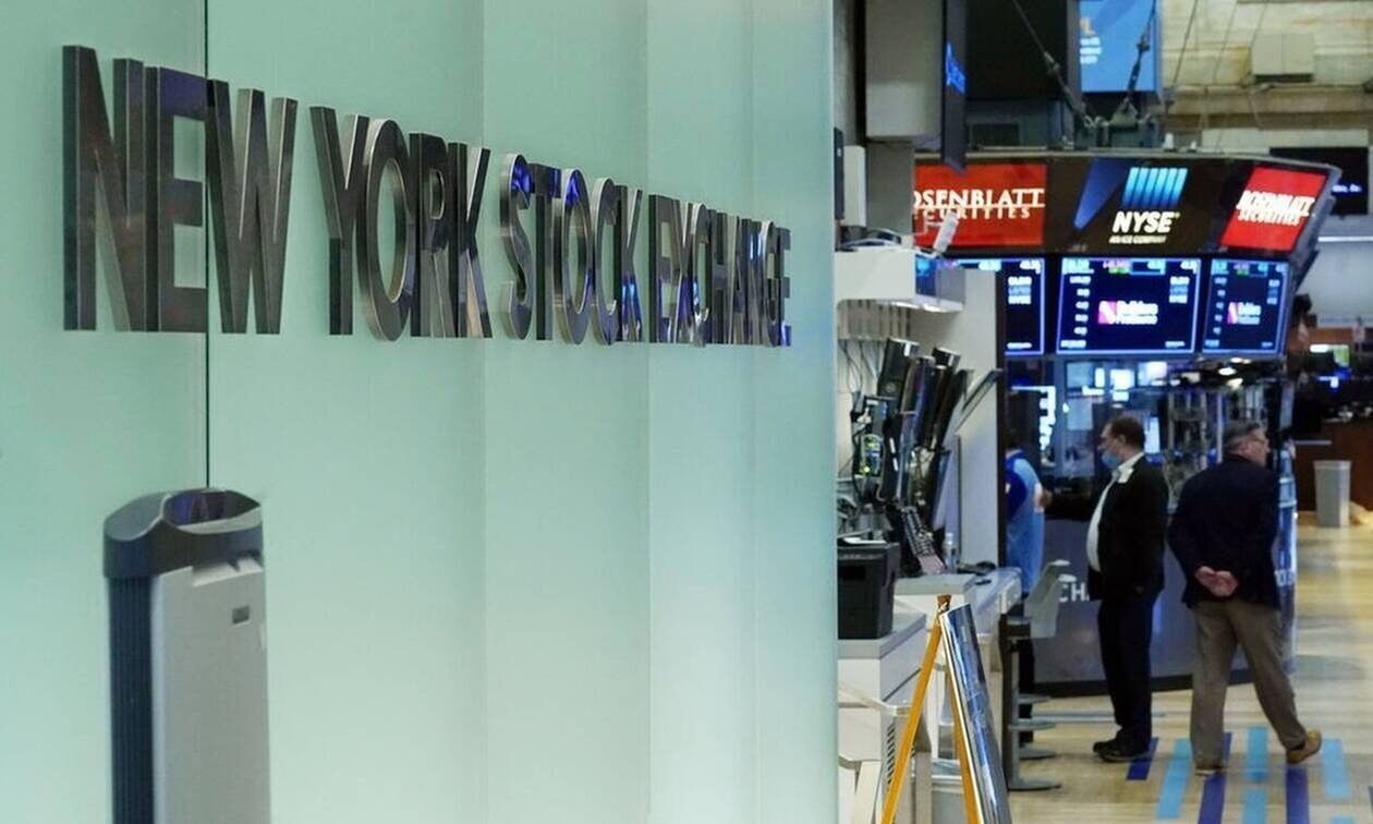 Κέρδη στη Wall Street με φόντο την αισιοδοξία για μείωση επιτοκίων