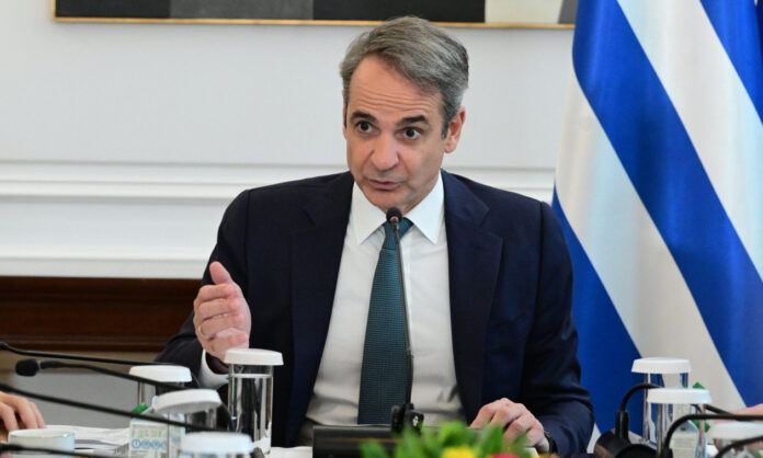 1698454-7bf4b056-1764236085174-831268254-mitsotakis.jpg
