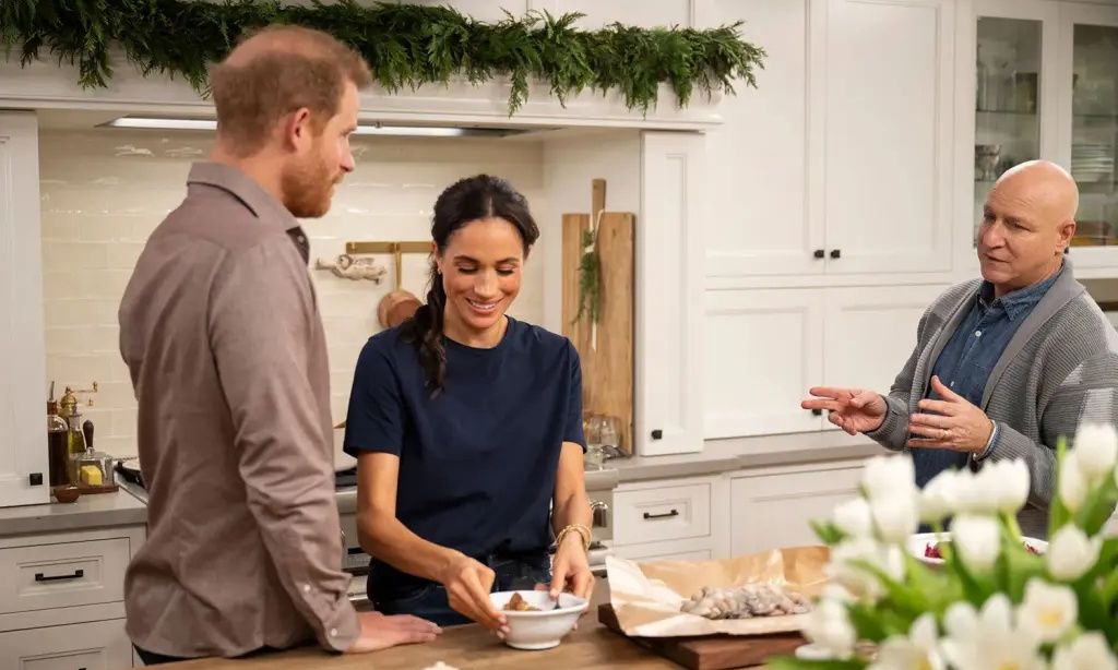 Το σχόλιο του πρίγκιπα Χάρι στο γεύμα της Μέγκαν Μαρκλ: «Δεν είναι τόσο καλό όσο της μαμάς σου»