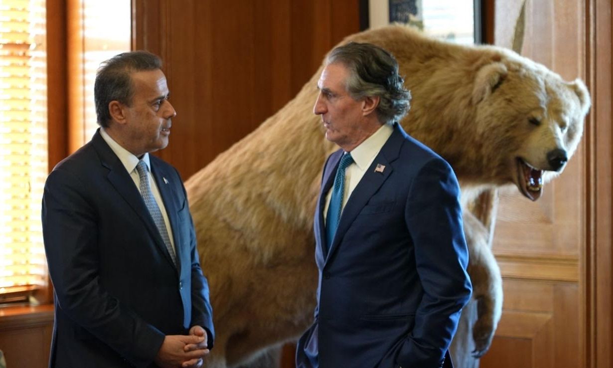 Συνάντηση Παπασταύρου – Μπούργκουμ: Οι συμφωνίες για ενέργεια και η αρκούδα