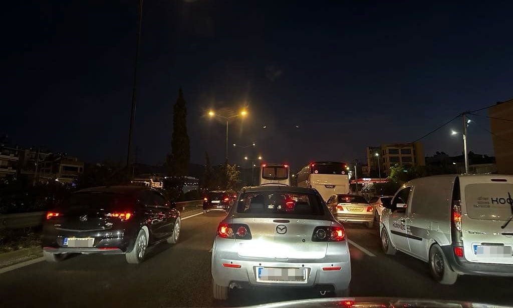 Αθηνών – Λαμίας: Τροχαίο με δύο τραυματίες στο ύψος της Καλυφτάκη