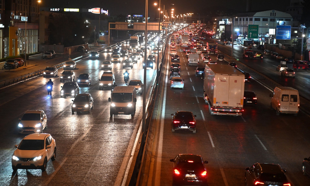 Κίνηση τώρα: «Κόλαση» στον Κηφισό μετά το τροχαίο, καθυστερήσεις σε Κηφισίας, Λεωφόρο Αθηνών