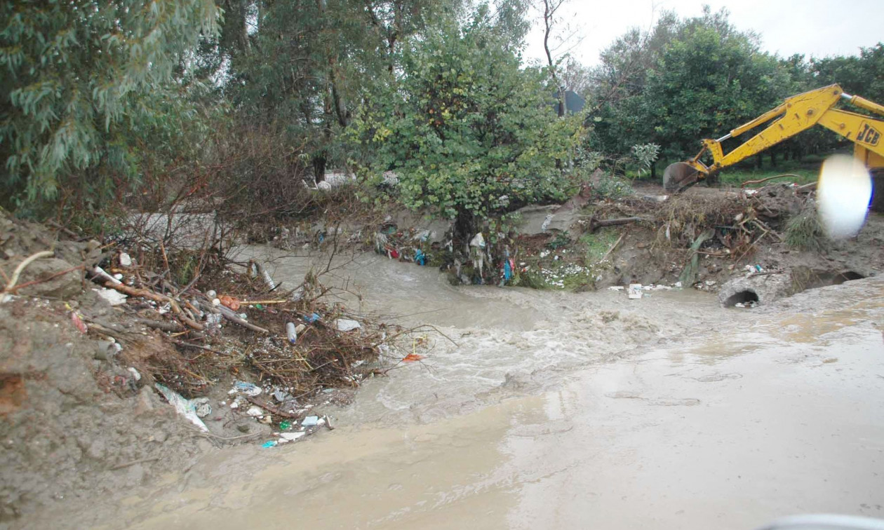 Κακοκαιρία Byron: Μήνυμα του «112» στη Λακωνία – Ισχυρές βροχοπτώσεις και κατολισθήσεις