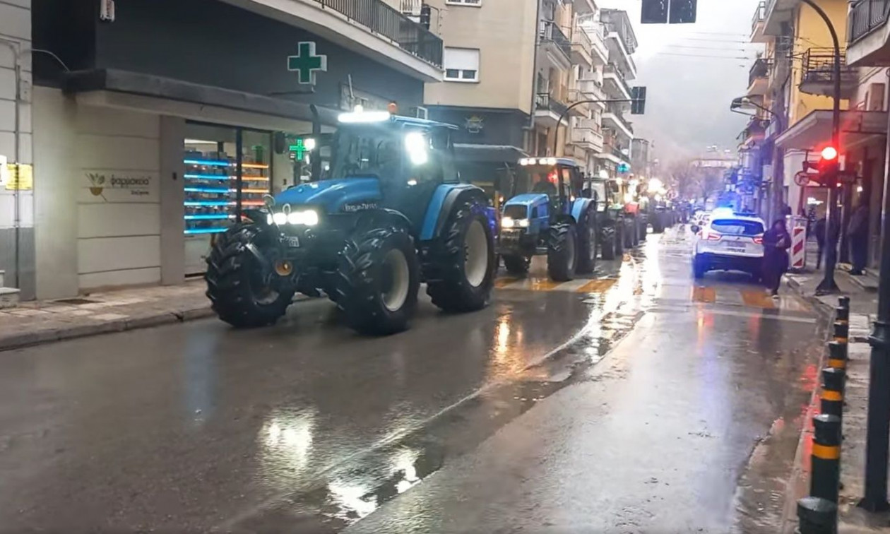 Φλώρινα: Πορεία με τρακτέρ και μπλόκο στο τελωνείο Νίκης από αγρότες της περιοχής – Δείτε βίντεο