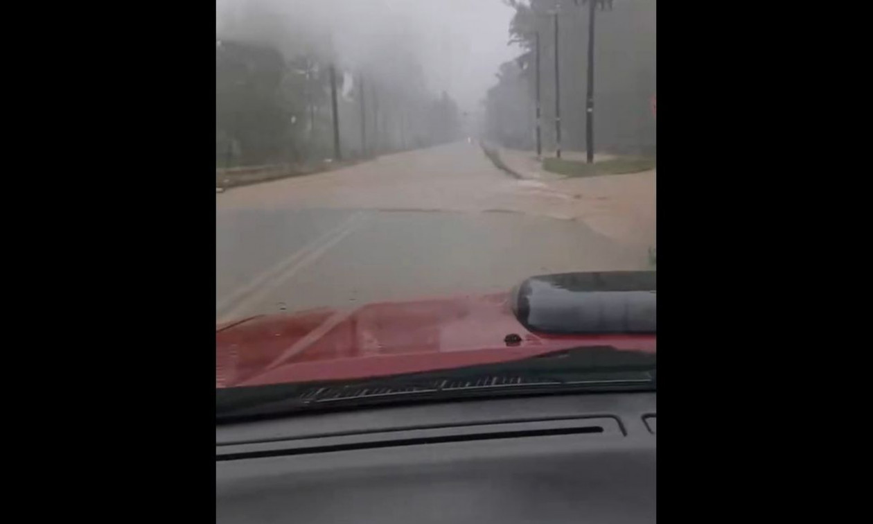 Κακοκαιρία Byron: Πλημμύρισαν δρόμοι στο Γύθειο – Ήχησε το 112 στη Λακωνία