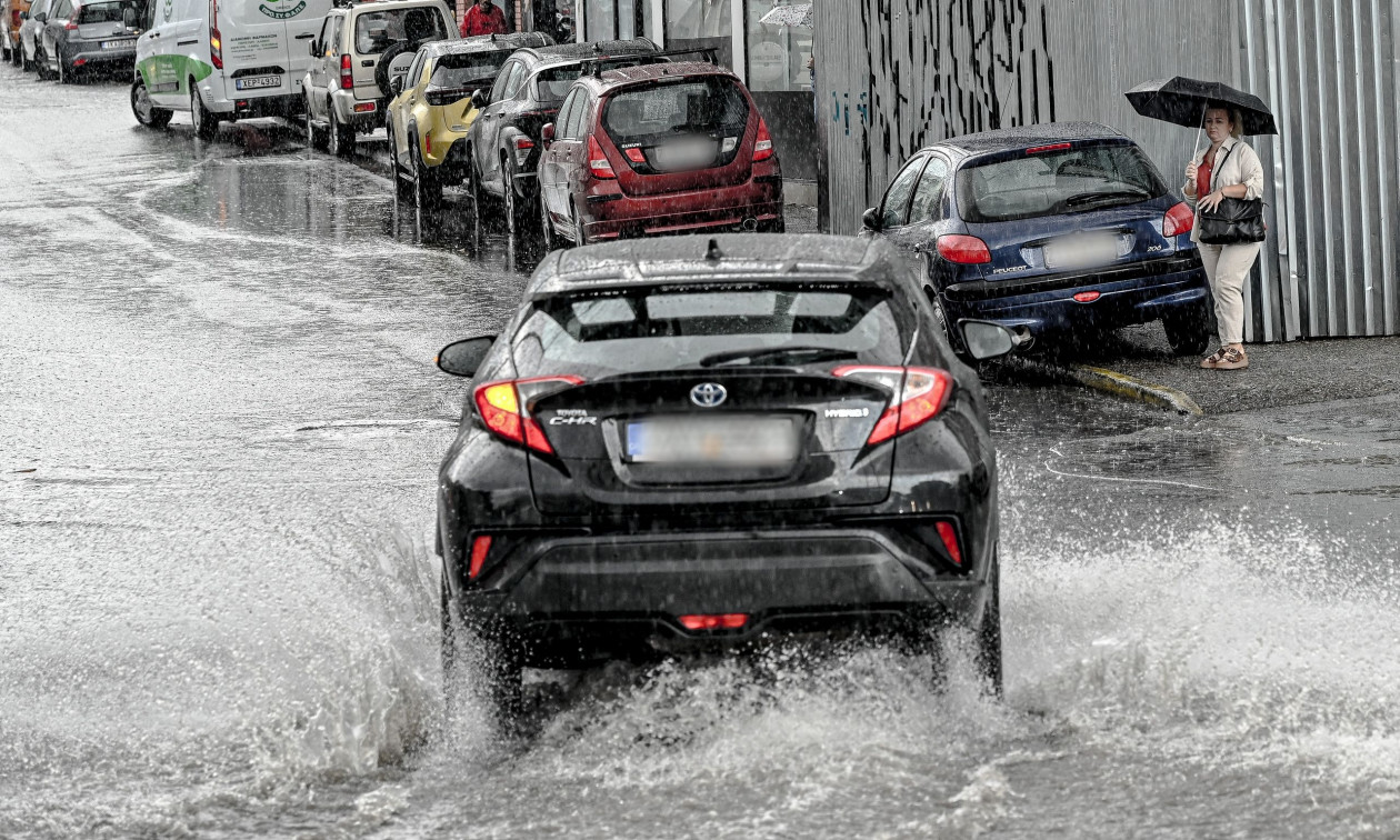 Κακοκαιρία Byron: Κλειστοί δρόμοι στην Πιερία λόγω έντονων βροχοπτώσεων