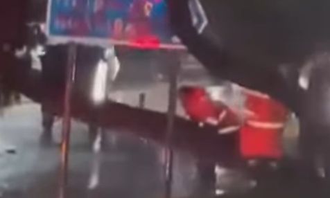 Κακοκαιρία Byron: Δέντρο έπεσε σε κεντρικό δρόμο της Νέας Σμύρνης – Βίντεο