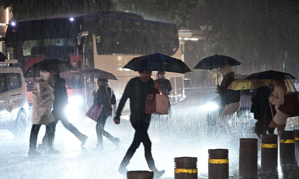 Κακοκαιρία Byron: Μήνυμα του 112 στην Εύβοια – «Αποφύγετε άσκοπες μετακινήσεις»