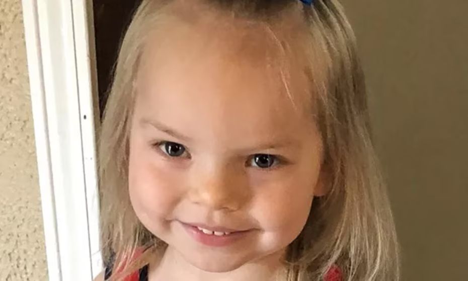 Τα λείψανα υιοθετημένου κοριτσιού βρέθηκαν θαμμένα στην αυλή – Οι θετοί γονείς έκρυβαν το έγκλημα