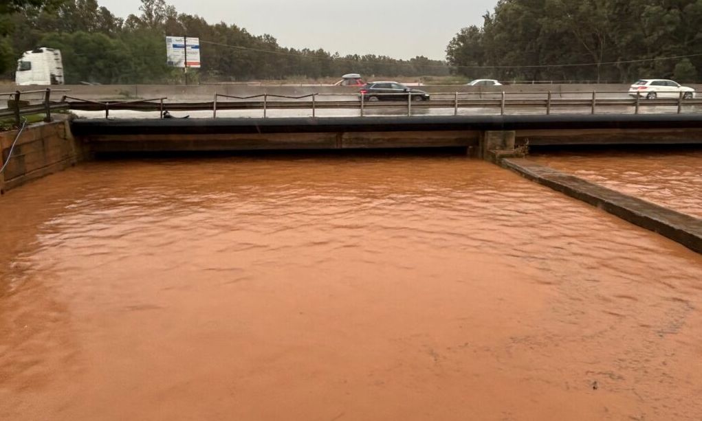 Κίνδυνος να υπερχειλίσει ο Σαρανταπόταμος στην Ελευσίνα – Μήνυμα 112