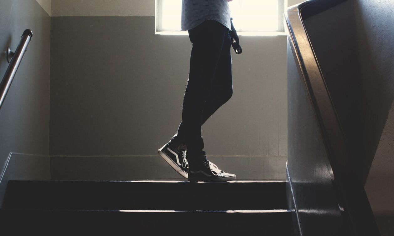 Αγρίνιο: Έκαναν bullying σε 13χρονη συμμαθήτριά τους – Συνελήφθησαν 3 μαθήτριες γυμνασίου