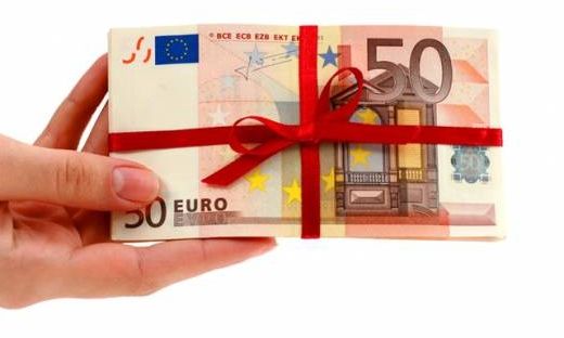 Δώρο Χριστουγέννων 2025: Πότε θα γίνει η καταβολή του – Νωρίτερα τα χρήματα στους λογαριασμούς