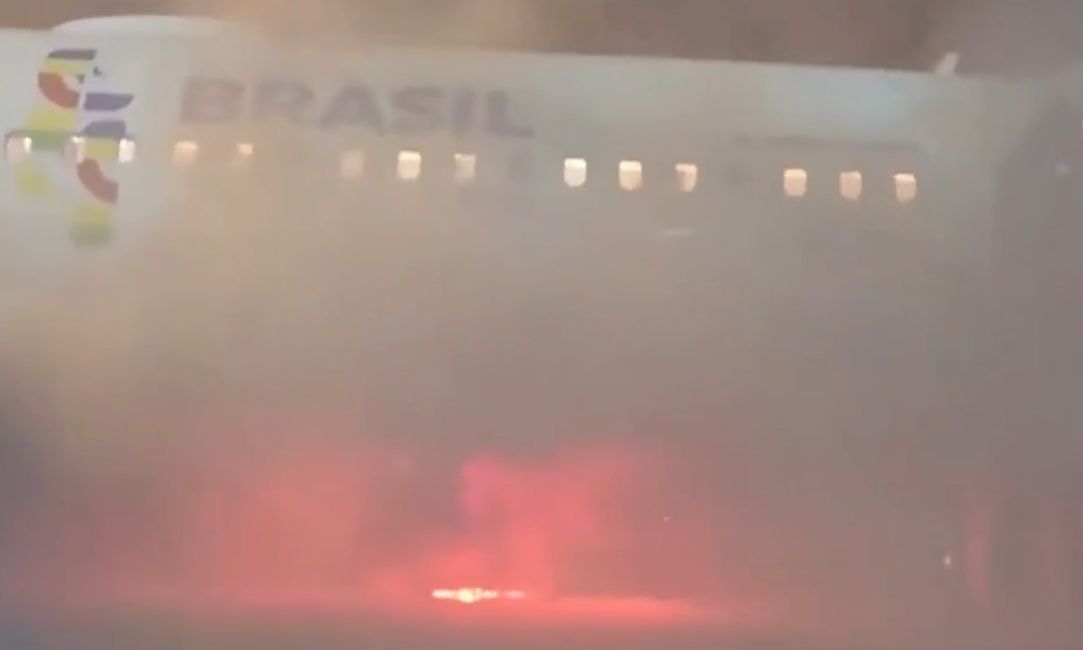 Βραζιλία: Πυρκαγιά ξέσπασε κάτω από αεροσκάφος στο αεροδρόμιο του Σάο Πάολο – Βίντεο