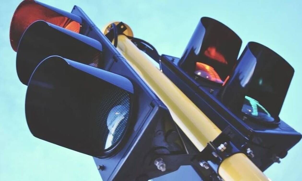 Κακοκαιρία Byron: Χωρίς φανάρια η Παπανικολή στο Χαλάνδρι – Κυκλοφοριακό κομφούζιο