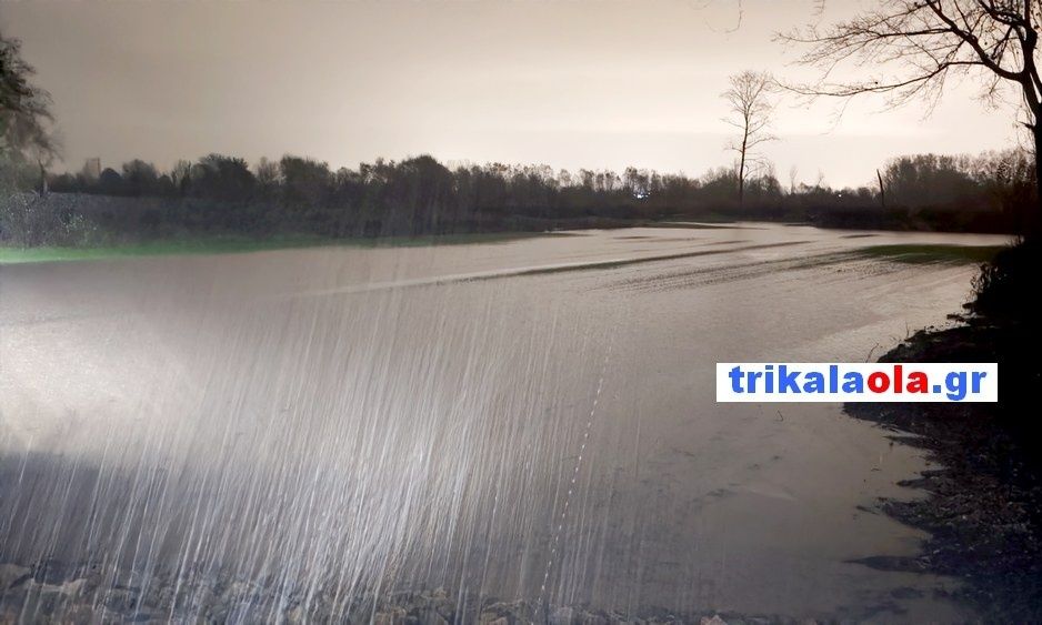 Υπερχείλισε ο Πηνειός στα αναχώματα Βαλομανδρίου και Ρογκίων