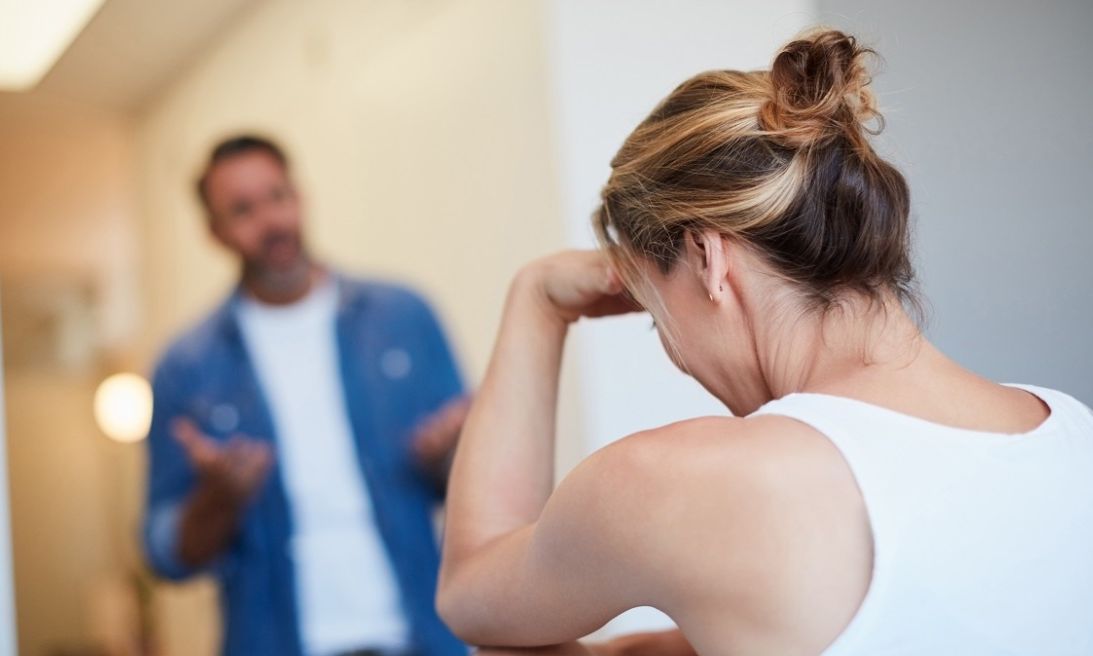 Λάρισα: Πήγε τον σύζυγό της στο δικαστήριο γιατί της είπε «θες χορό καλαματιανό…»